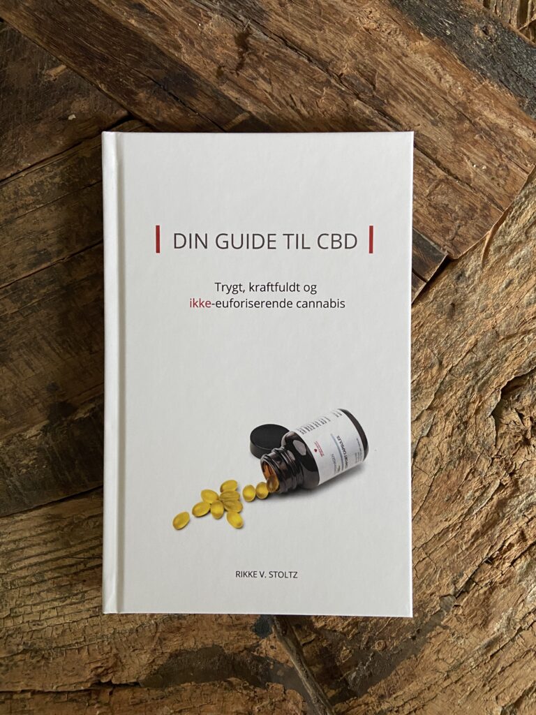 Forside af bogen “Din Guide til CBD” – skrevet af Rikke V. Stoltz