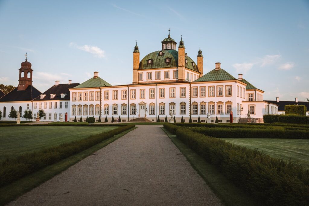 Fredensborg Palace in winter sunlight, where a romantic proposal began before a Danish paper heart workshop at Ugly Duckli.