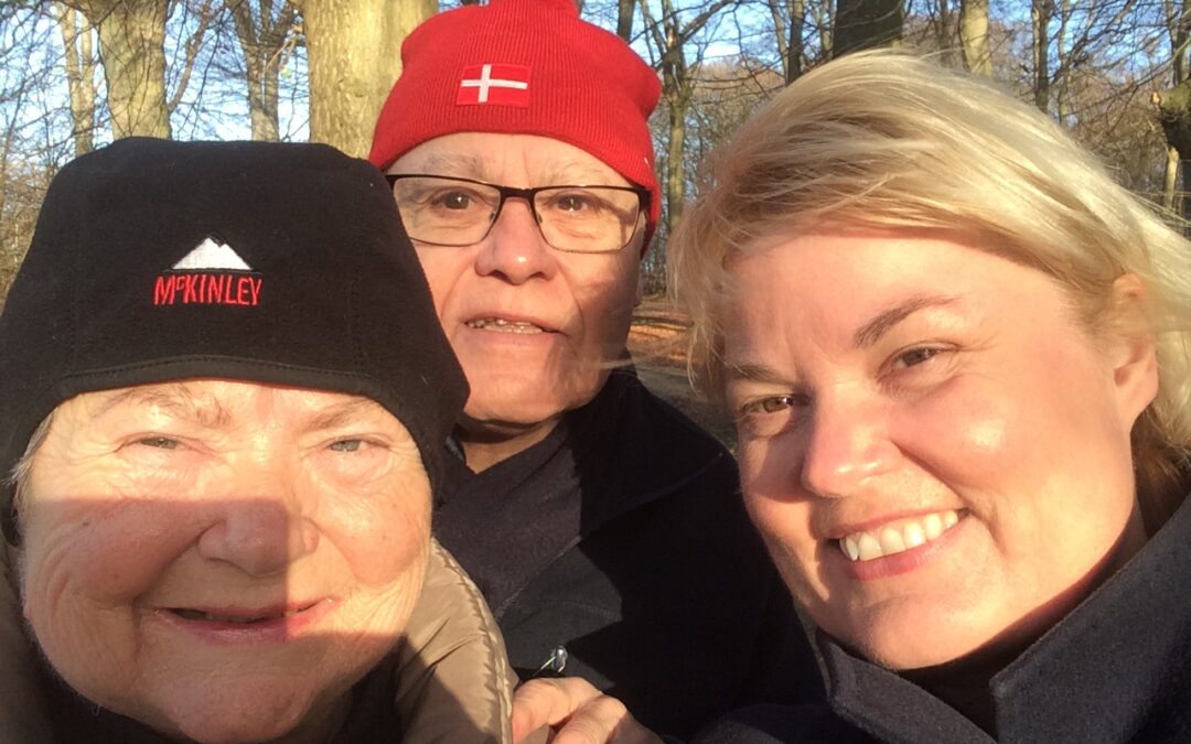 Fletning af danske julehjerter i privat hjem hos Ugly Duckli